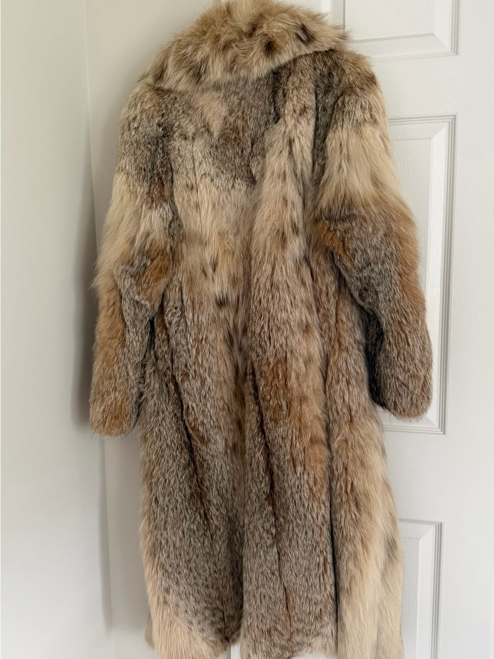 Women's Long Genuine RARE Canadian Lynx Fur Coat - Tan - Picture 5 of 8